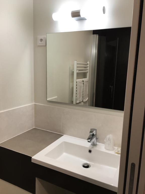 Hotel Saint Jean Бурж Экстерьер фото
