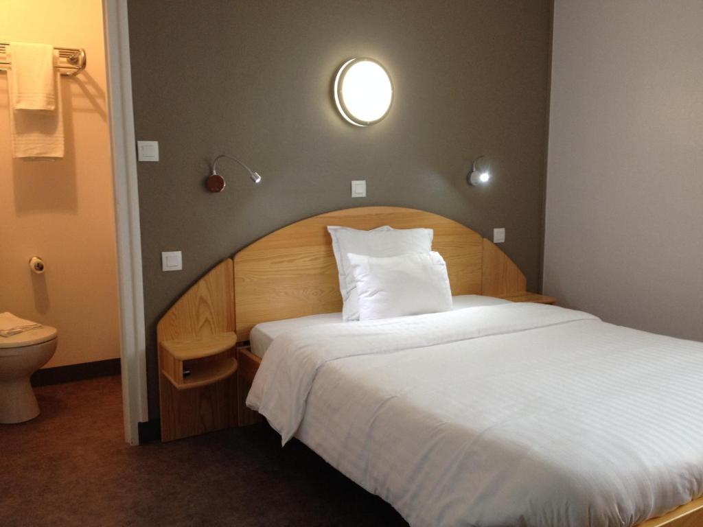 Hotel Saint Jean Бурж Экстерьер фото